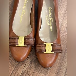 NWOT Ferragamo shoes size 9b